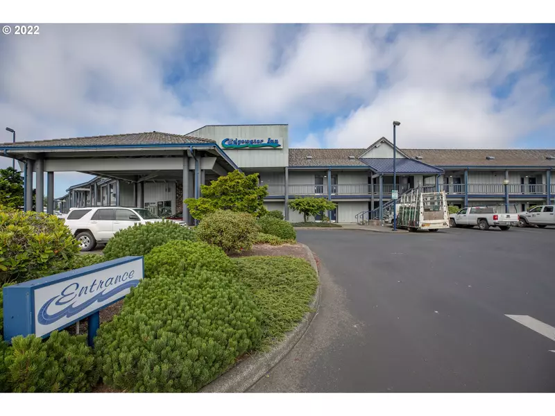 275 E JOHNSON AVE, Coos Bay, OR 97420