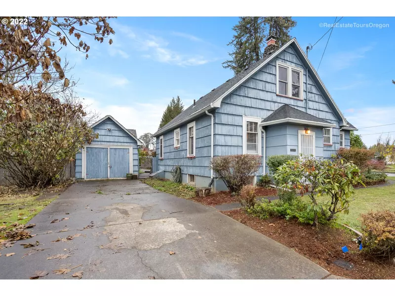 387 S 14TH AVE, Cornelius, OR 97113