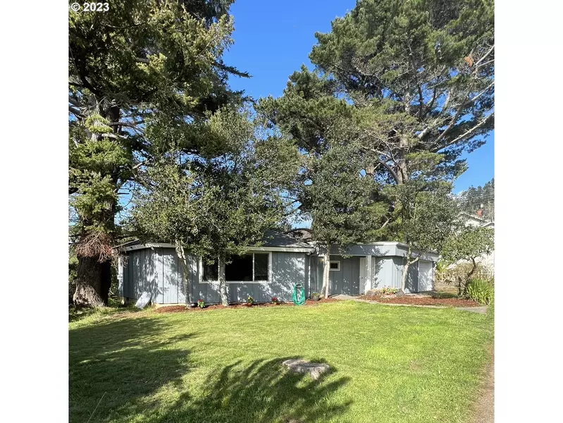 29463 RUSSELL ST, Gold Beach, OR 97444