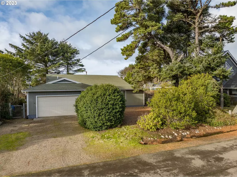 860 SW PINE AVE, Depoe Bay, OR 97341