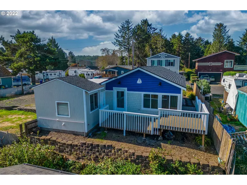 210 SE SURF AVE, Lincoln City, OR 97367