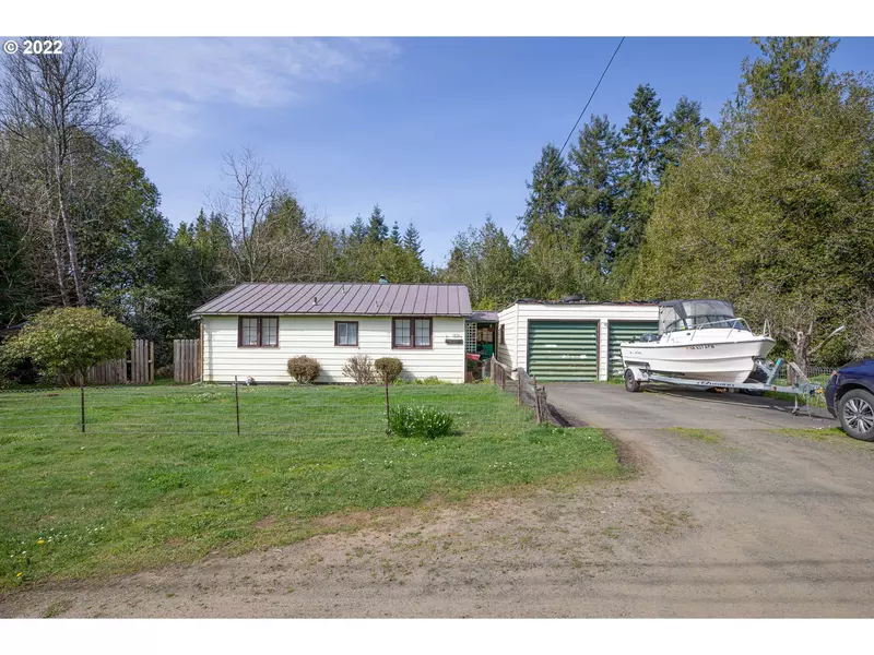 1213 N BAXTER ST, Coquille, OR 97423