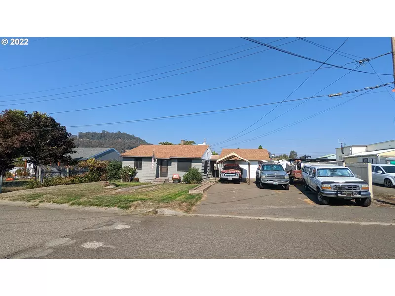 31 NW JORGEN ST, Winston, OR 97496