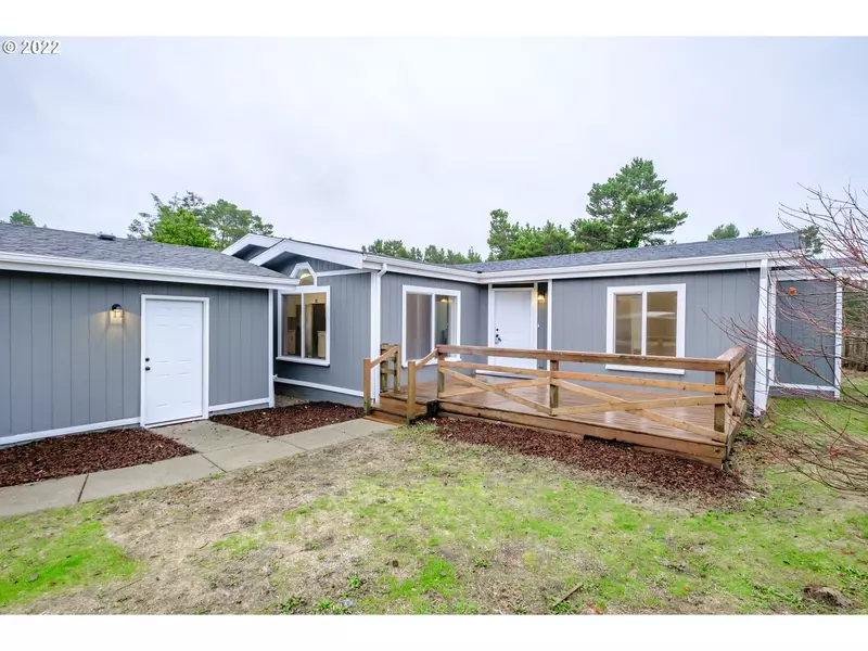 638 SIANO LOOP, Florence, OR 97439