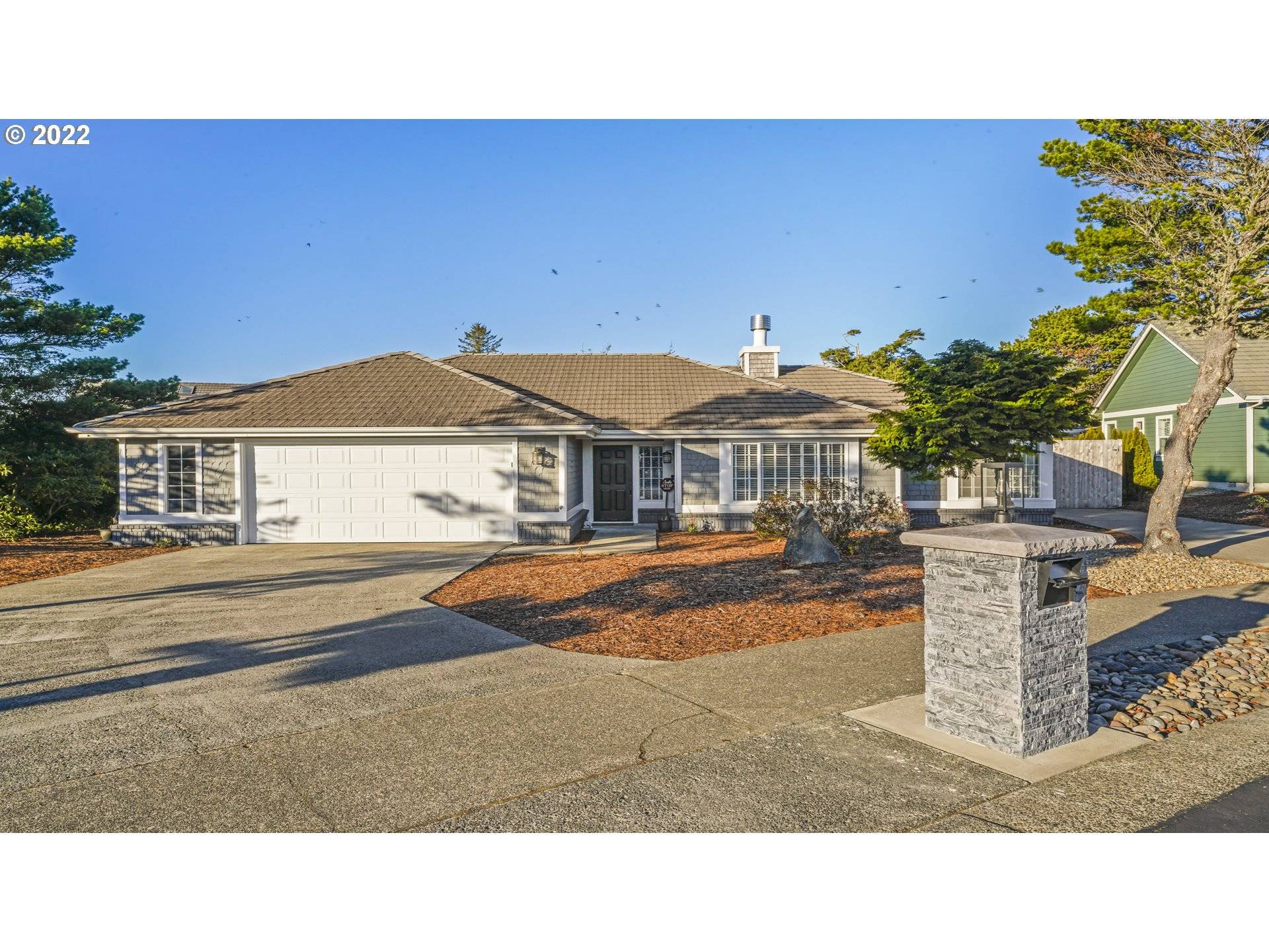 127 SANDPIPER CT, Florence, OR 97439