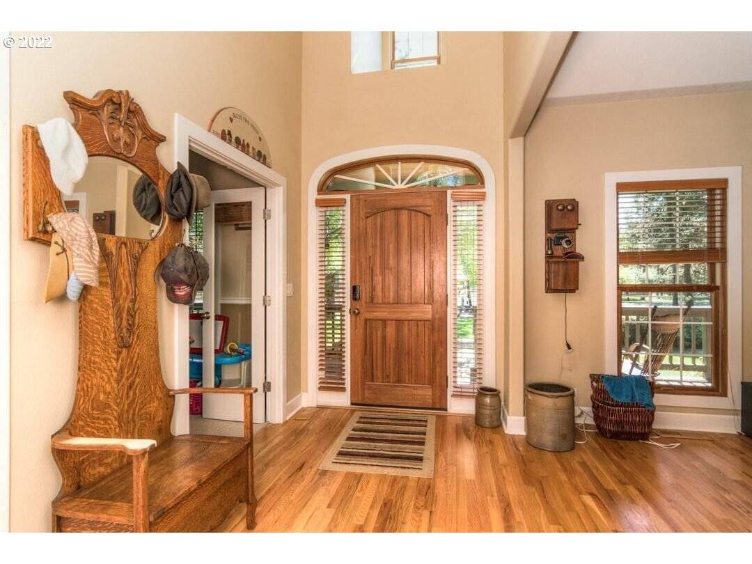 Bend, OR 97707,17370 LODGEPOLE LN