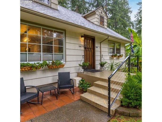 Lake Oswego, OR 97035,16678 INVERURIE RD