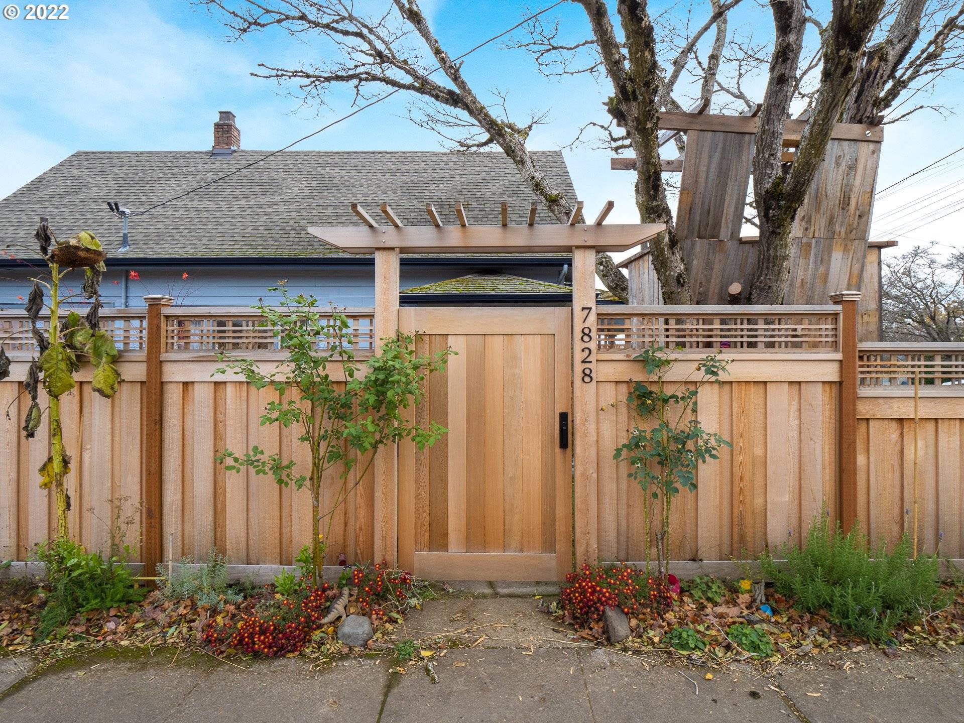 7828 SE 17TH AVE, Portland, OR 97202