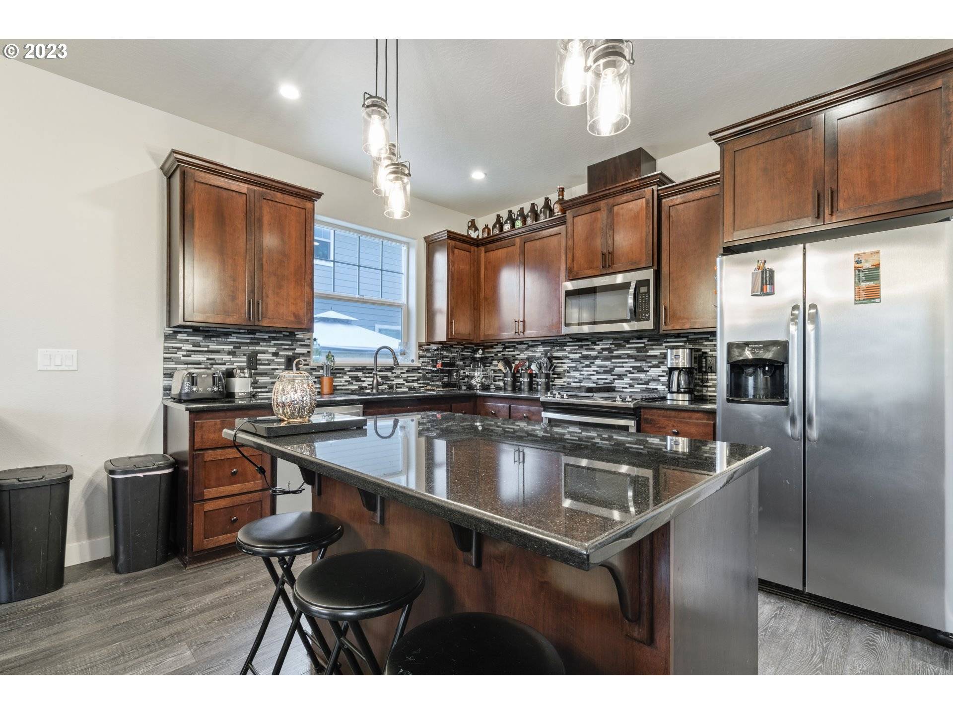 Eugene, OR 97402,1810 CEDAR BROOK DR