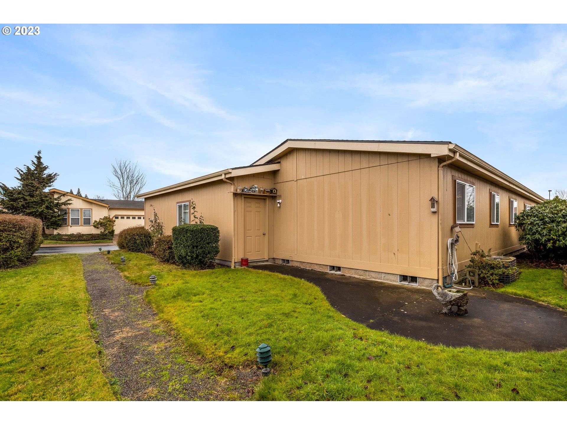Eugene, OR 97402,4055 ROYAL AVE #107