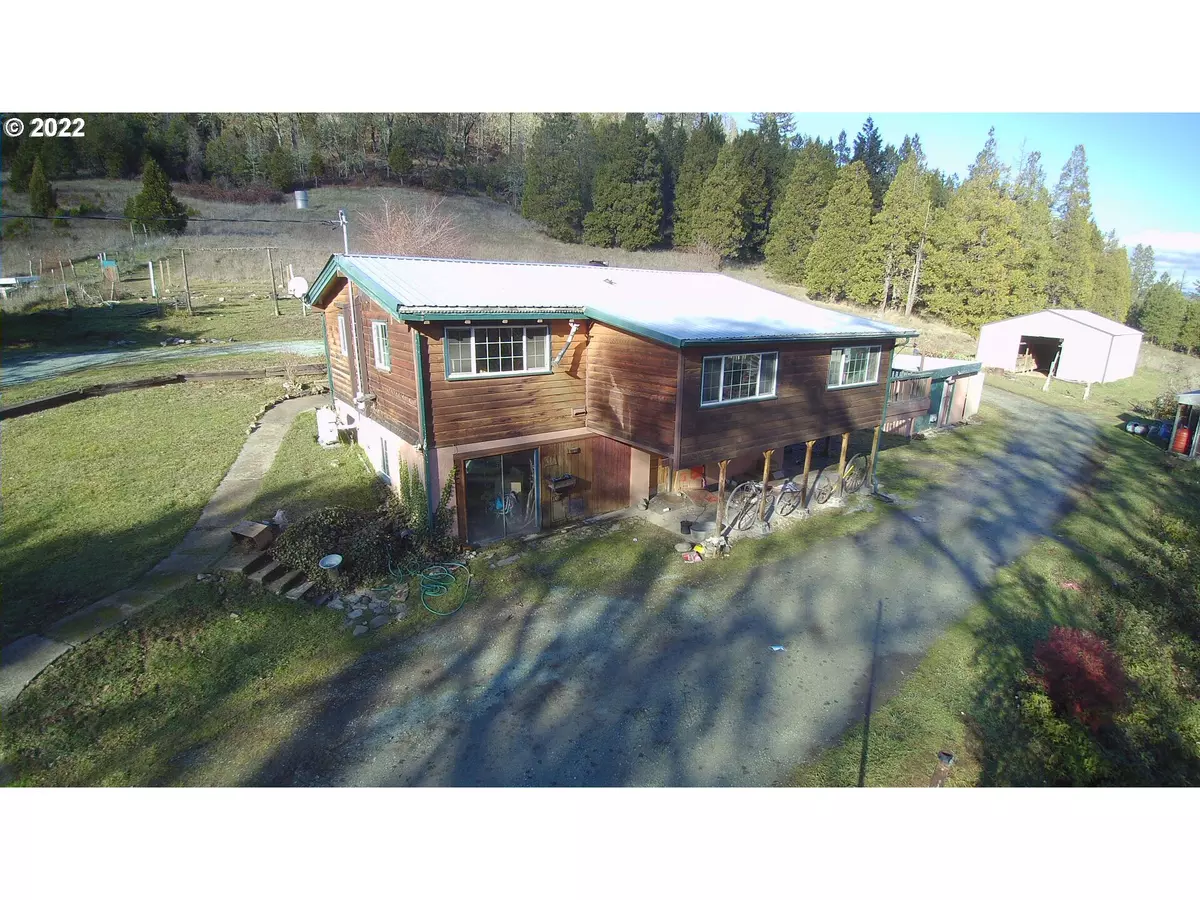 Riddle, OR 97469,951 CANYONVILLE-RIDDLE RD