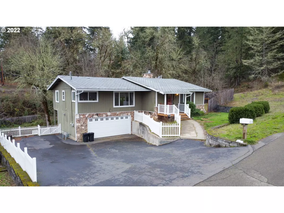 Sutherlin, OR 97479,689 SHERWOOD DR