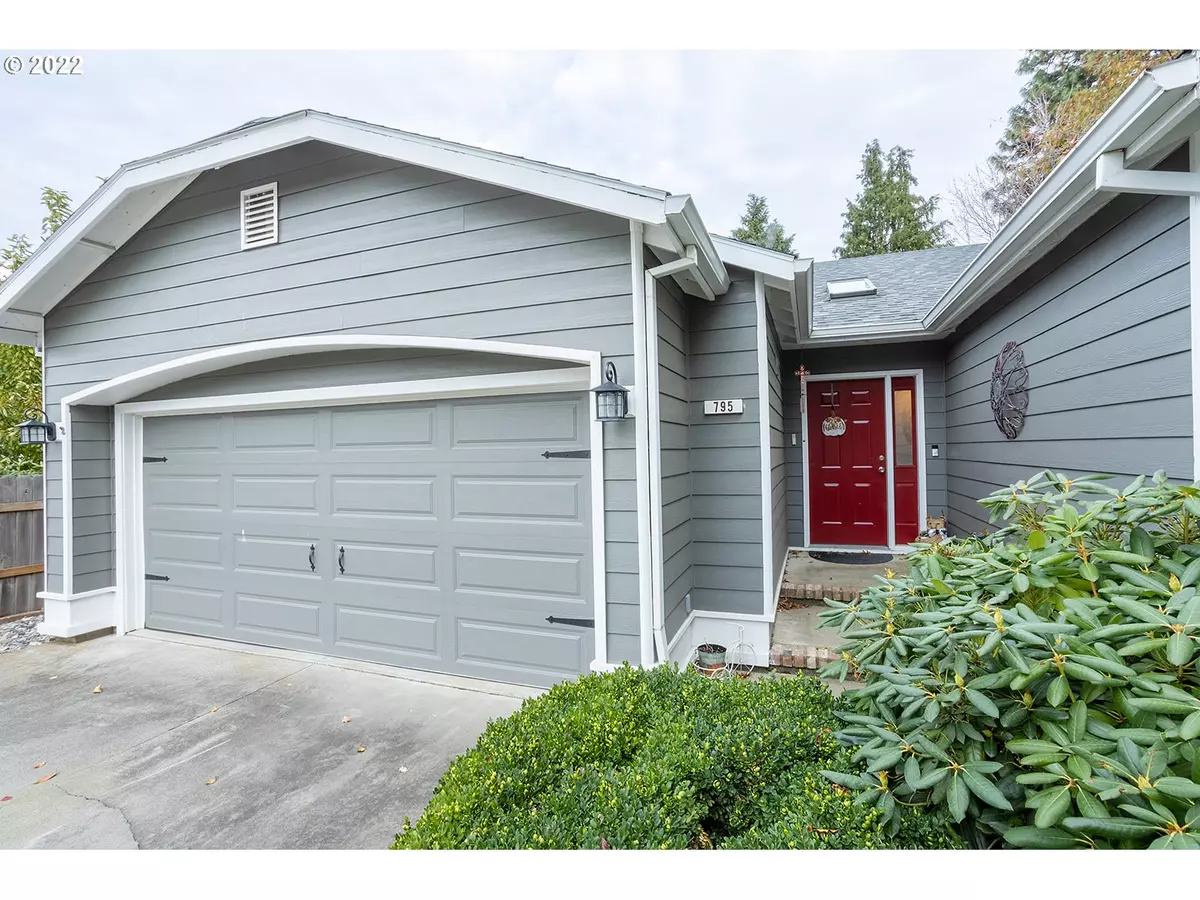 Hood River, OR 97031,795 ST CHARLES PLACE RD