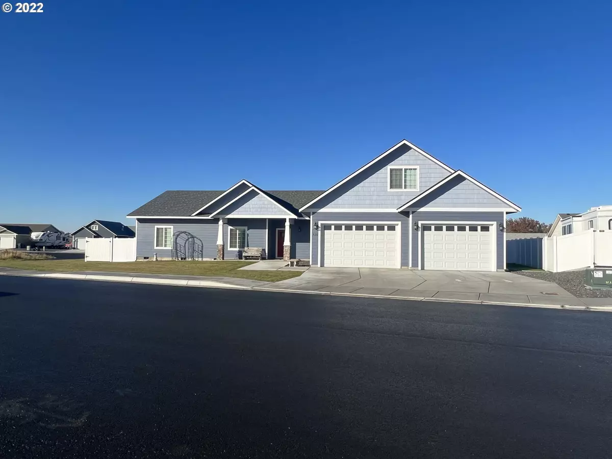 Hermiston, OR 97838,520 SW DESERT SKY DR