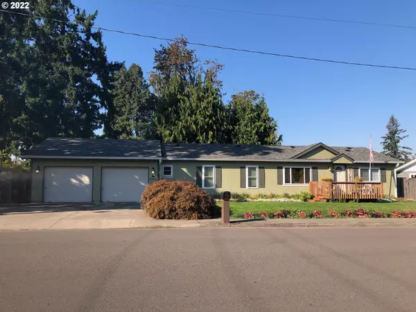 390 SW 6TH AVE, Canby, OR 97013