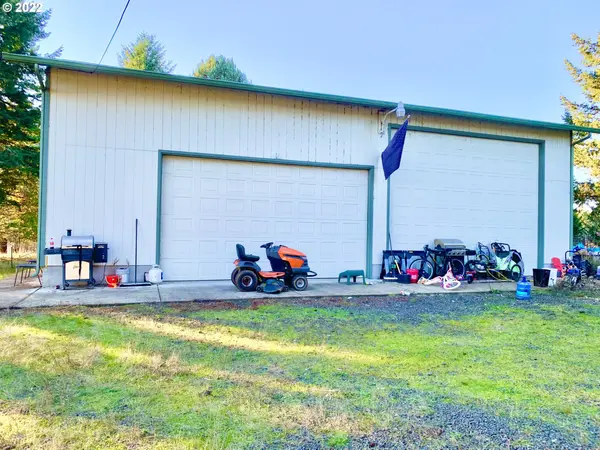 89718 TERRITORIAL HWY, Elmira, OR 97437