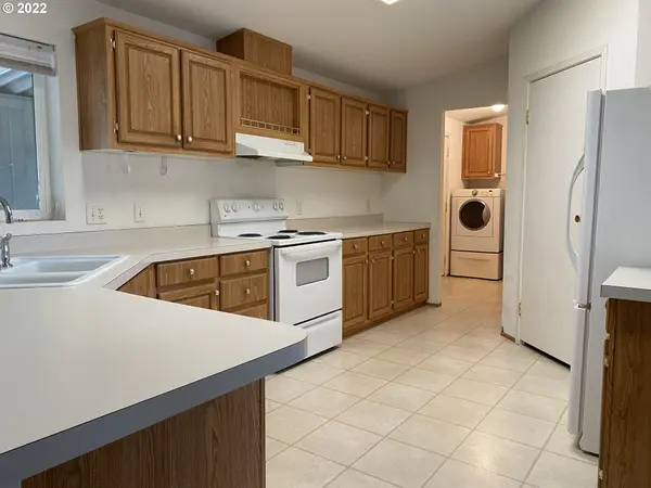 Eugene, OR 97402,1199 N TERRY ST #166