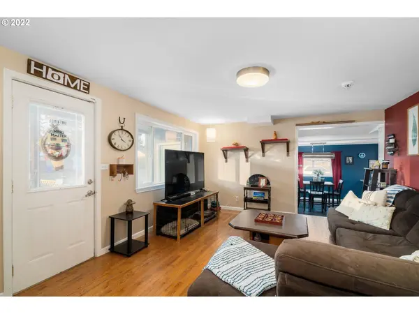 8050 SE 60TH AVE, Portland, OR 97206