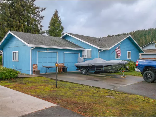 Sutherlin, OR 97479,303 JADE ST