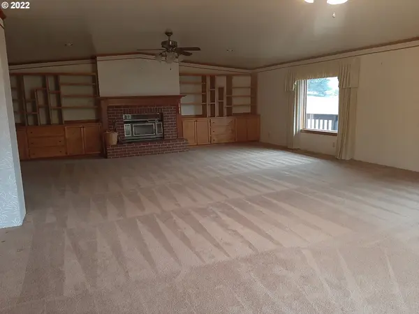 7512 MELQUA RD, Umpqua, OR 97486