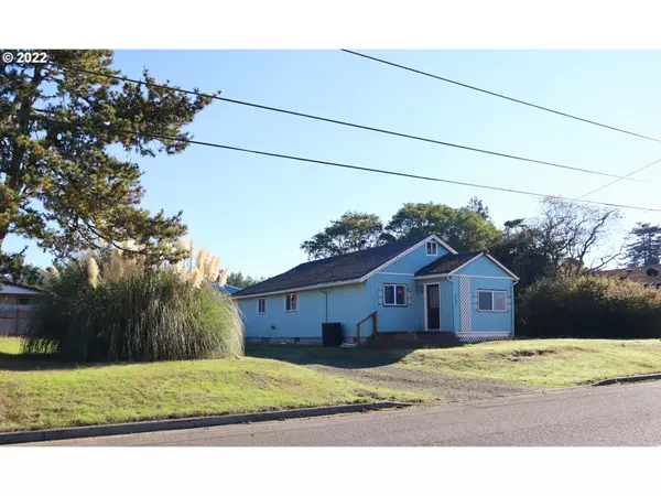 953 CROCKER ST, Coos Bay, OR 97420