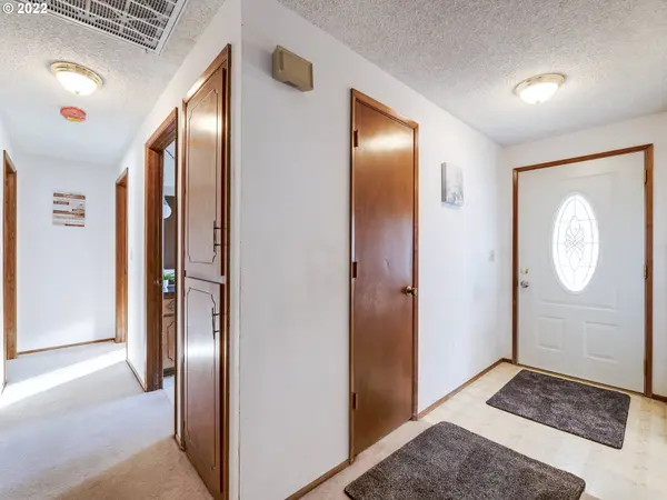 Eugene, OR 97402,2047 AMIRANTE ST