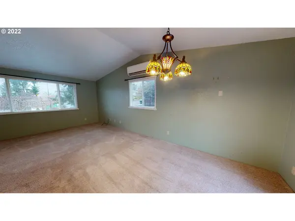 1783 NE TODD ST, Roseburg, OR 97470