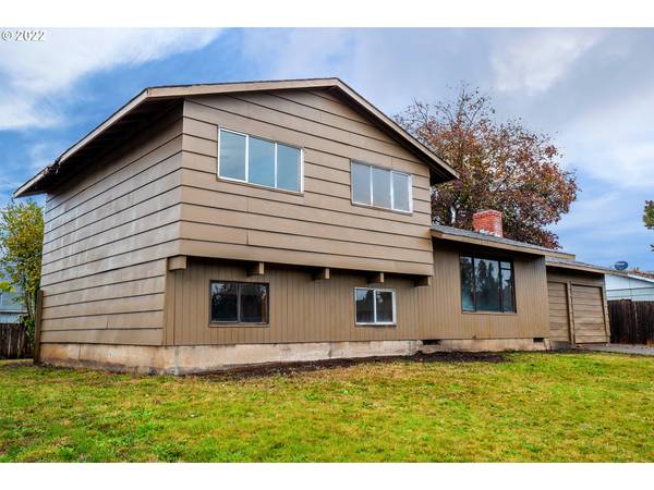 253 S M ST, Cottage Grove, OR 97424