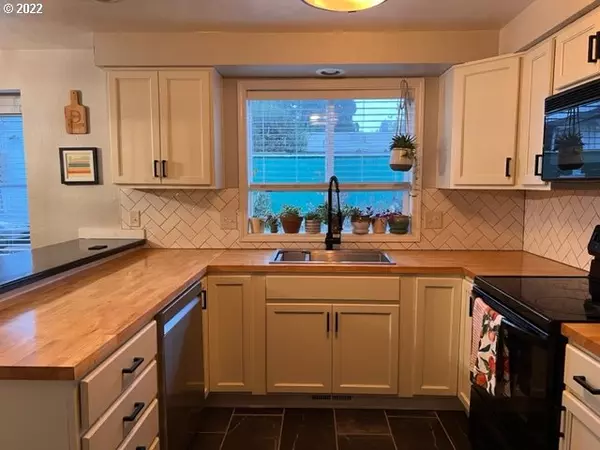 Eugene, OR 97405,3842 WILLAMETTE ST