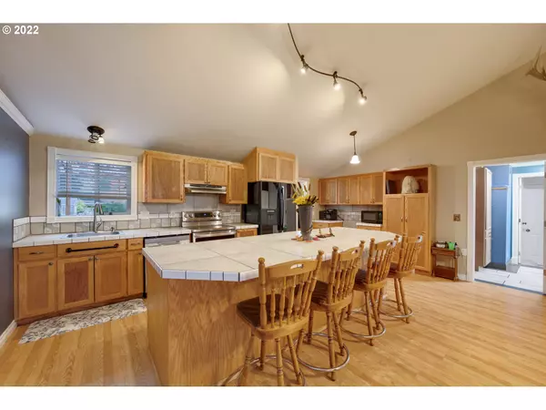 Vernonia, OR 97064,975 3RD AVE