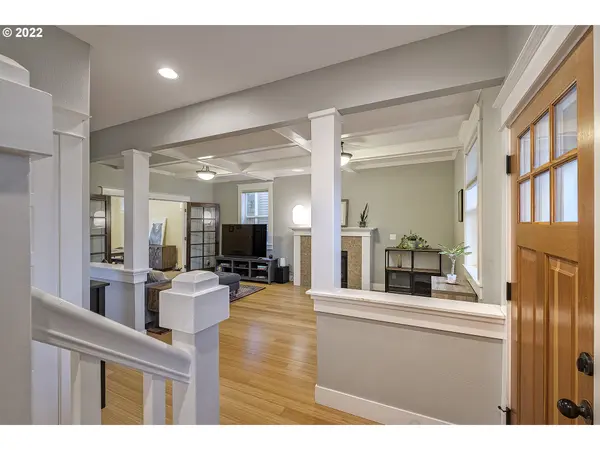 6814 SE GLADSTONE ST, Portland, OR 97206