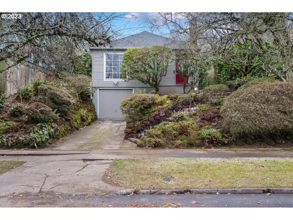 Portland, OR 97232,4122 NE HAZELFERN PL