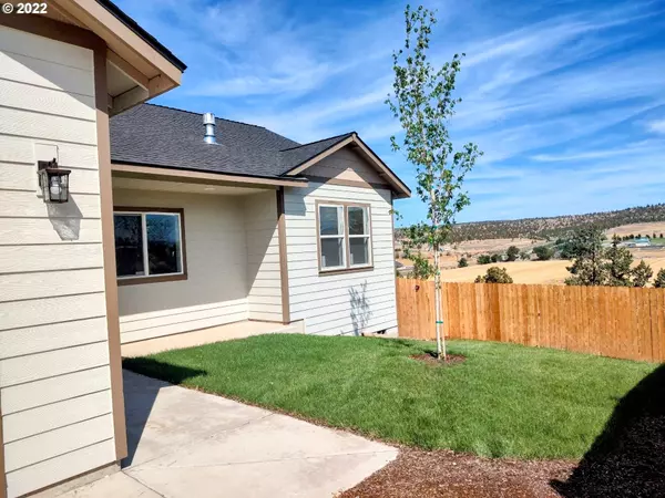 Madras, OR 97741,533 SE Morgan CT