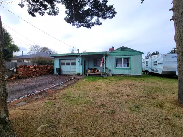 490 N CAMMANN ST, Coos Bay, OR 97420