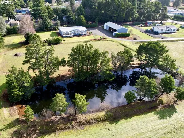 Bandon, OR 97411,87917 AUCTION BARN LN