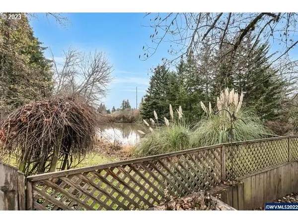 Eugene, OR 97404,1032 ELKAY DR