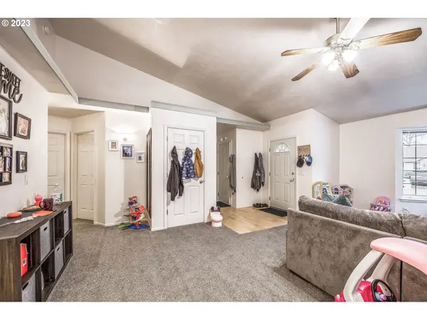 Springfield, OR 97477,955 FUCHSIA ST