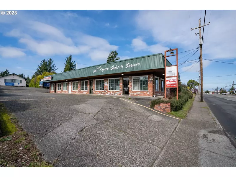 2184 BROADWAY AVE, North Bend, OR 97459