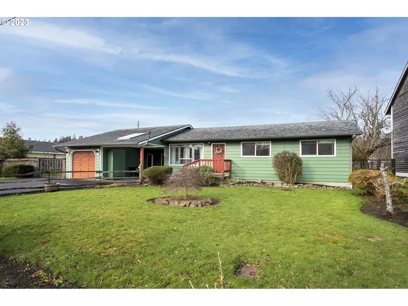 45 SW Birch AVE, Warrenton, OR 97146