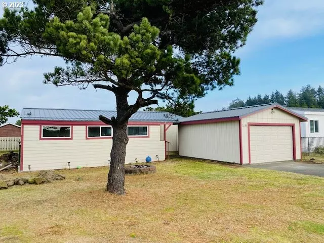 803 OYSTERVILLE RD, Ocean Park, WA 98640