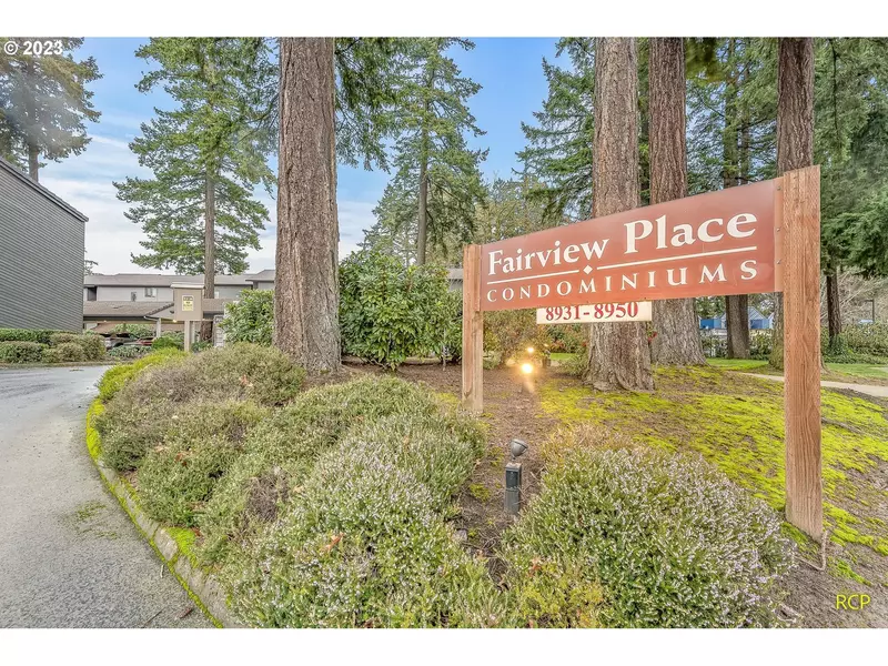 8936 SW FAIRVIEW PL, Tigard, OR 97223