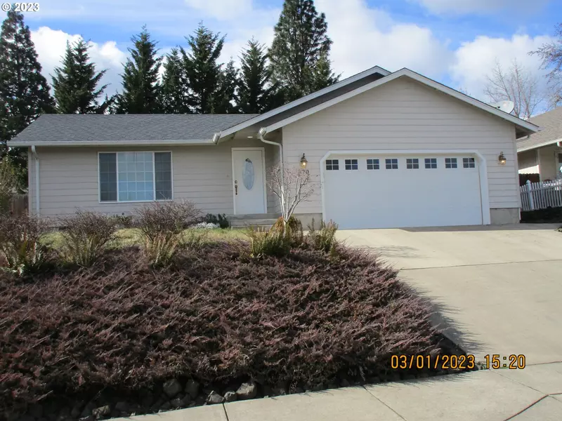 370 SUNNYSIDE DR, Winston, OR 97496