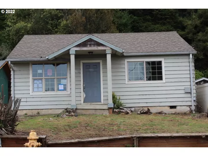 896 W 17TH ST, Coquille, OR 97423