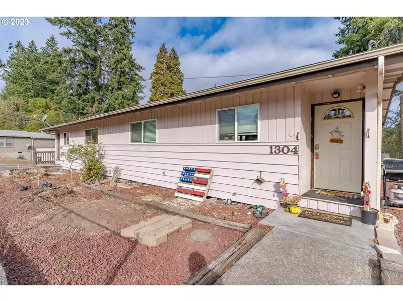 1304 GRAPE ST, Sweet Home, OR 97386