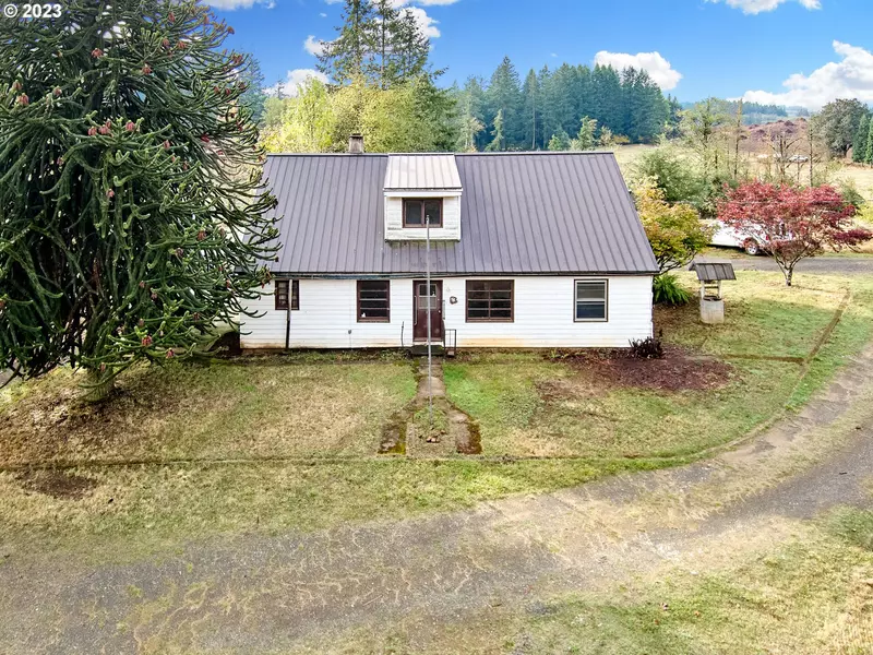 785 LOAR RD, Silverton, OR 97381