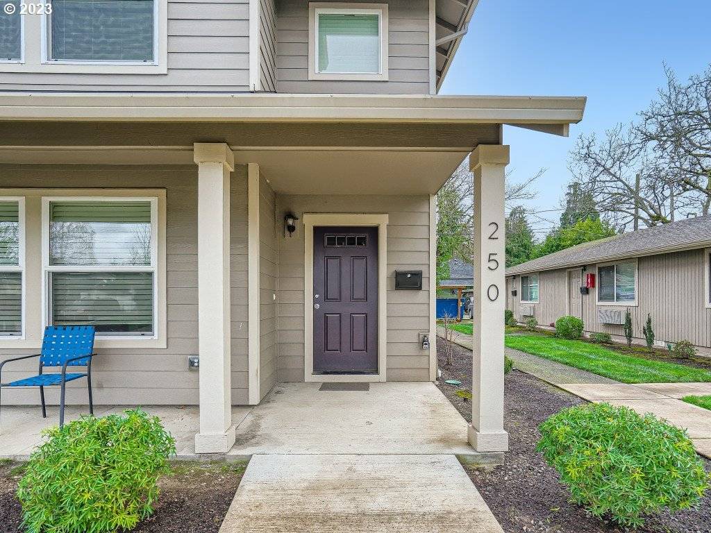 Salem, OR 97301,250 16TH ST