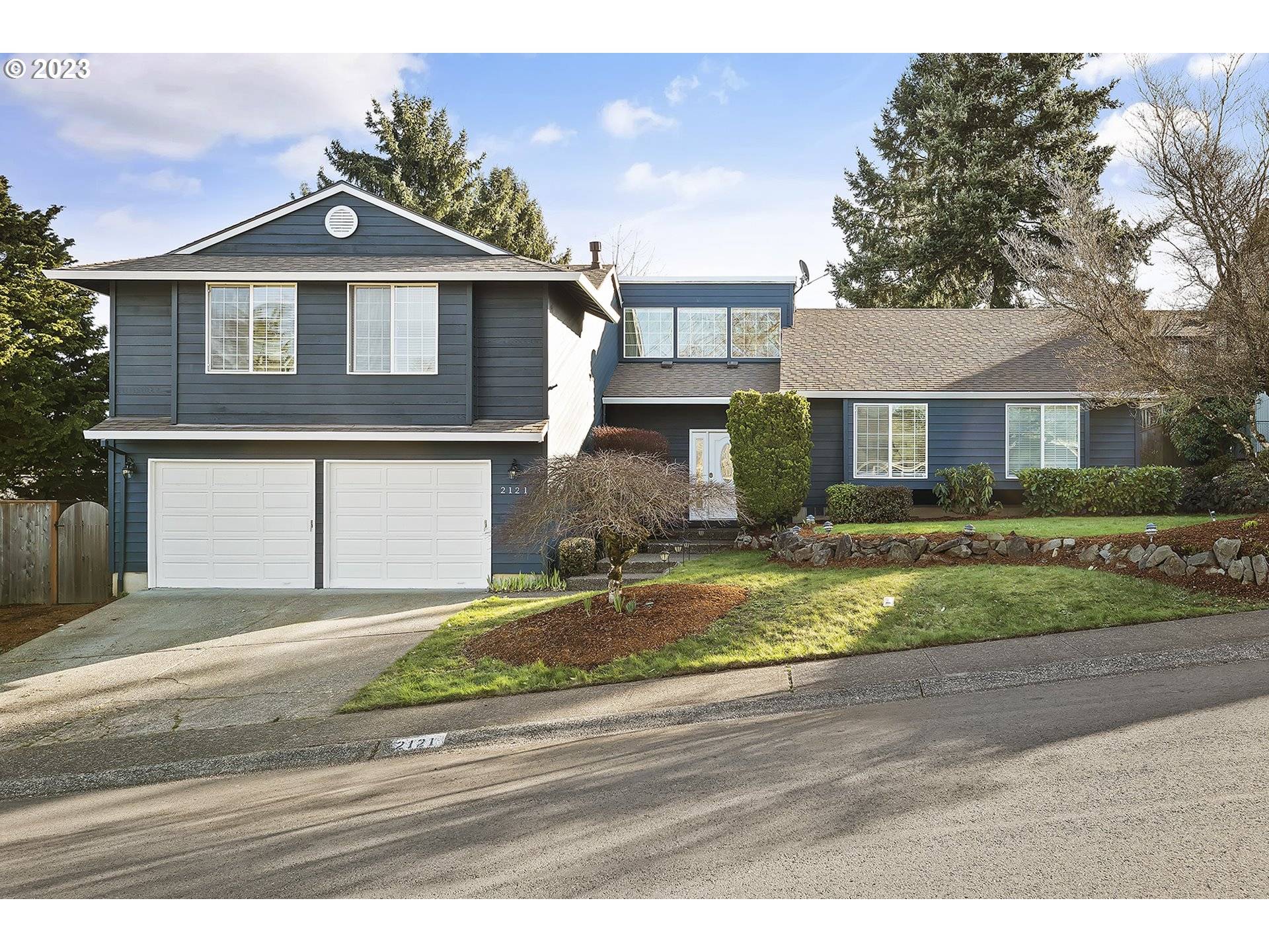 2121 CLUB HOUSE DR, West Linn, OR 97068