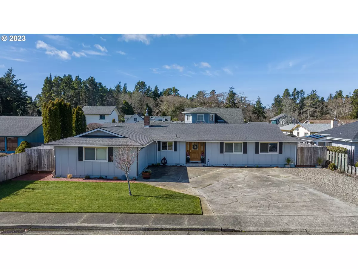 North Bend, OR 97459,2448 DELORES LN