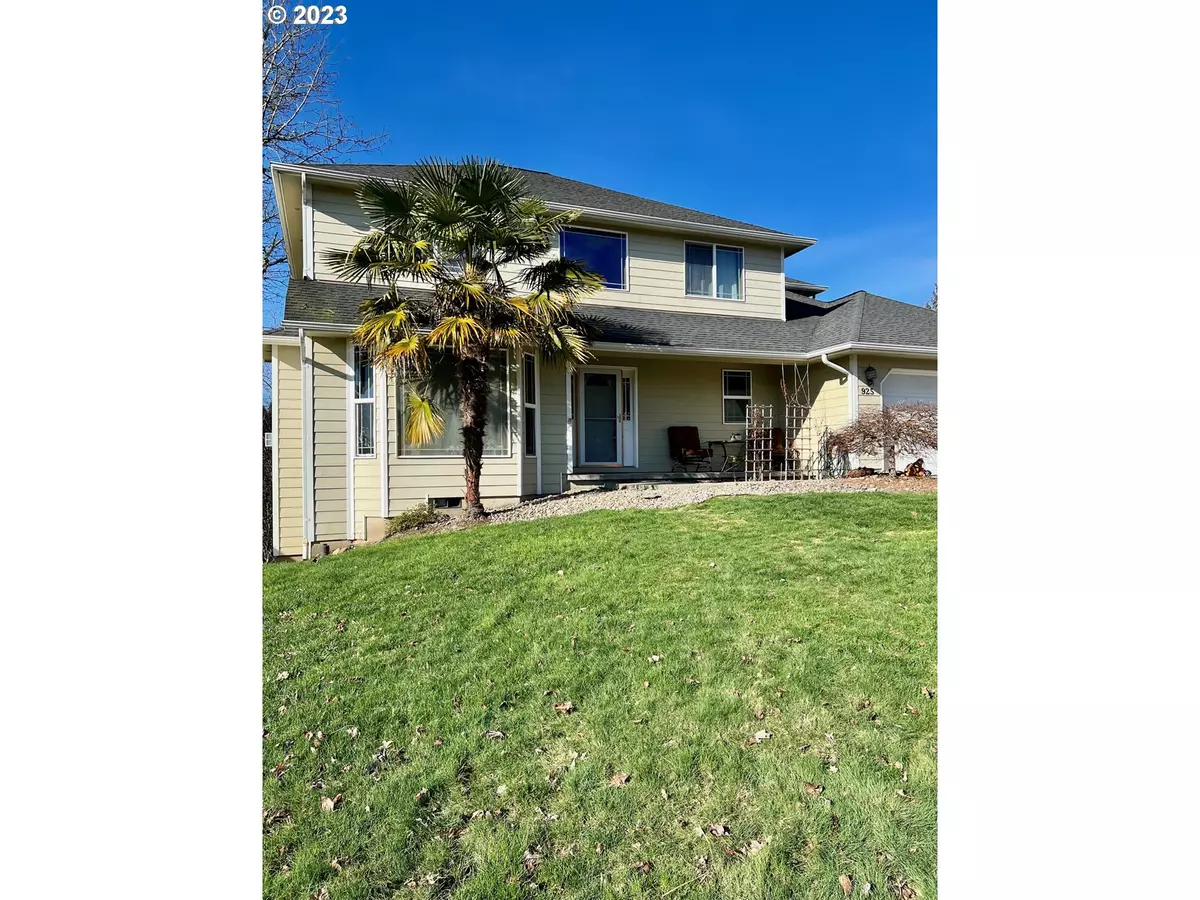 Kelso, WA 98626,925 EDINBURGH CT