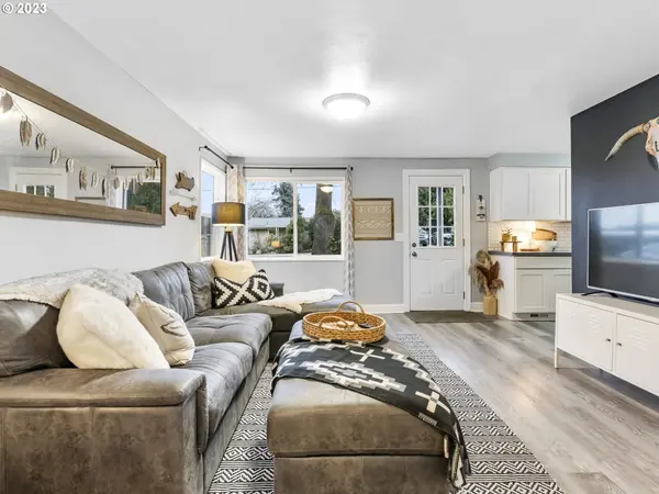 8035 SE PLEASANT HOME RD, Gresham, OR 97080